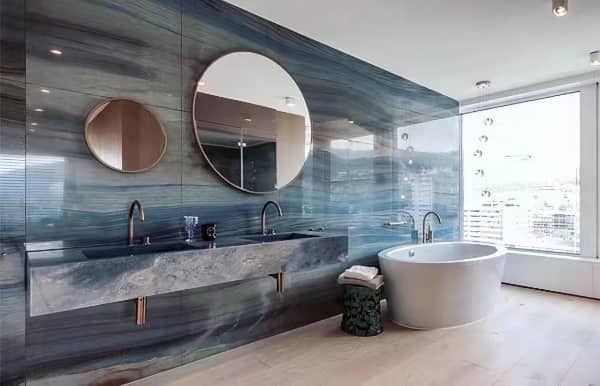 Ванная комната отделка кварцитом azul macaubas